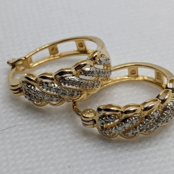 Jewelry - 925 Huggie  earrings